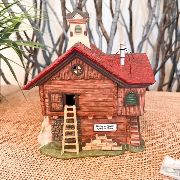 Department 56 New England Village The Cranberry House 56.56627 With Box - Picture 4 of 11